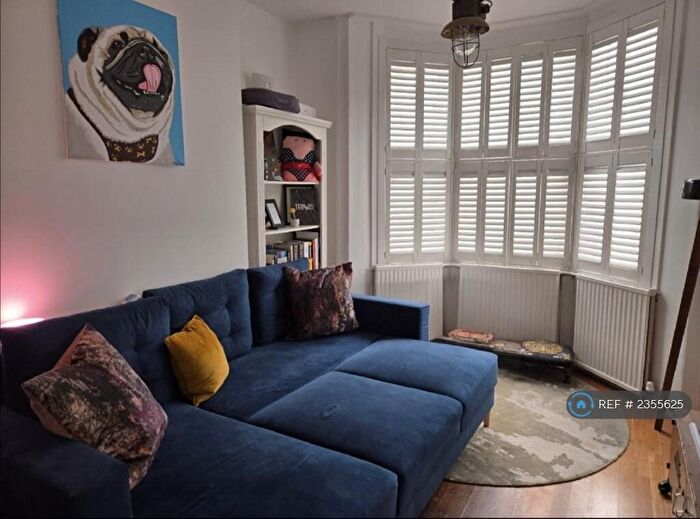 Studio To Rent In Kemptown, Brighton, BN2