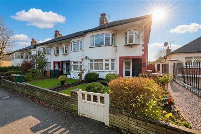 2 Bedroom Apartment To Rent In Forest Side, Chingford, E4