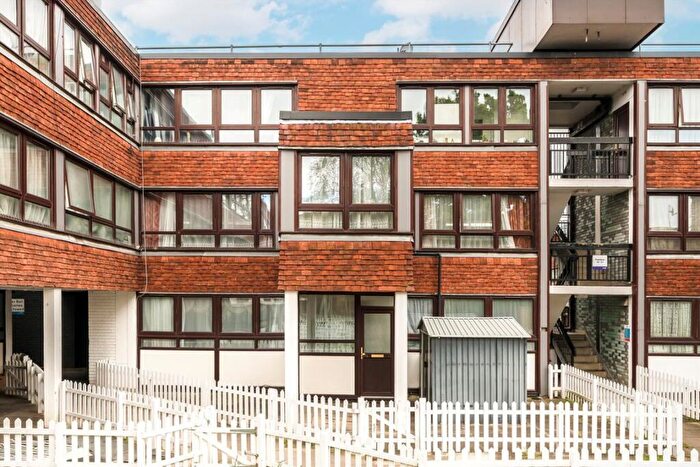 3 Bedroom Flat For Sale In Carlton Grove, Peckham Rye, SE15