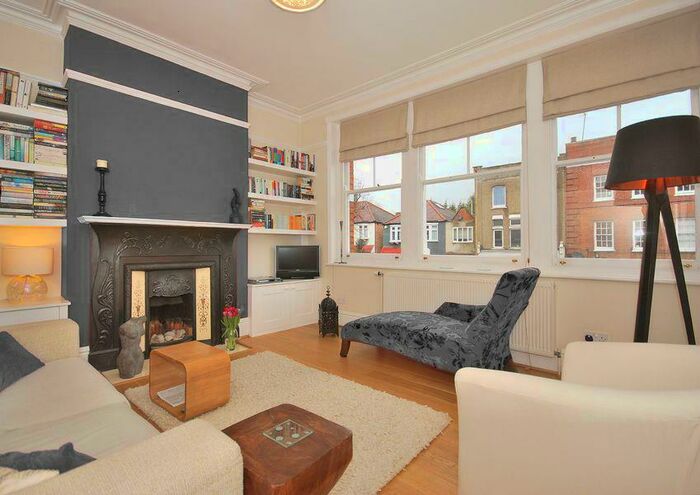 2 Bedroom Apartment To Rent In Alexandra Park Road, N10