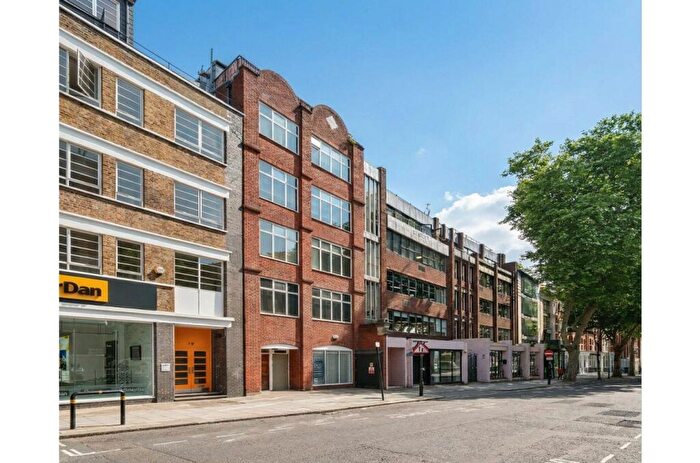 2 Bedroom Flat For Sale In Clerkenwell Green, Clerkenwell, London, EC1R