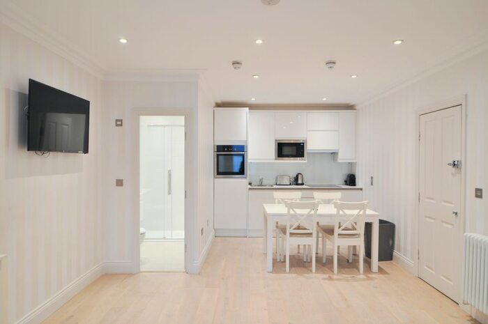 1 Bedroom Flat To Rent In Elsham Road, Kensington Olympia, London, W14