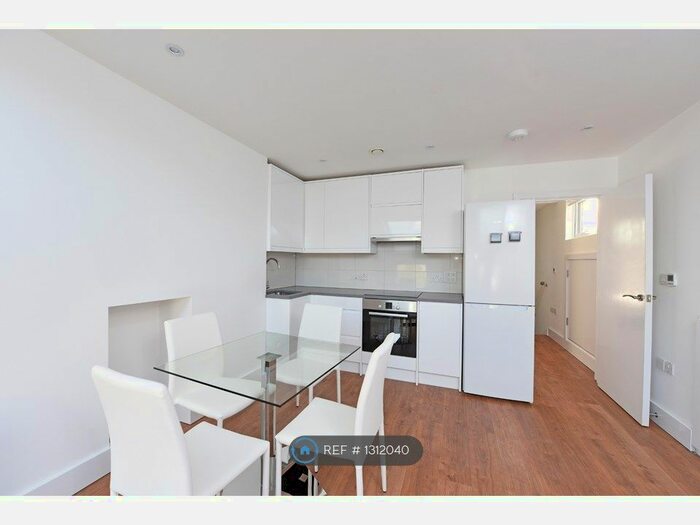 1 Bedroom Flat To Rent In Willoughby Park Road, London N17