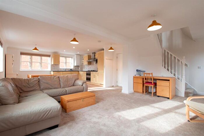 2 Bedroom Apartment To Rent In Woodall Close, Middleton, Milton Keynes, MK10