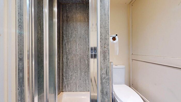 Studio To Rent In Ash Grove, London, NW2