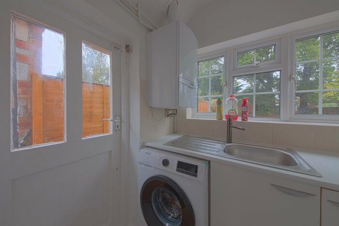 2 Bedroom Detached House To Rent In Florence Avenue, Maidenhead, SL6