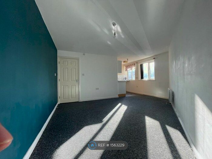1 Bedroom Flat To Rent In Marton Court, Bloxwich, Walsall, WS3