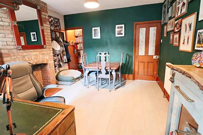 3 Bedroom Terraced House For Sale In Queens Road, Lowestoft, NR32