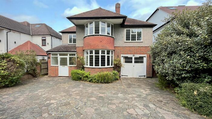 4 Bedroom Detached House To Rent In Nonsuch Walk, Cheam, Sutton, SM2