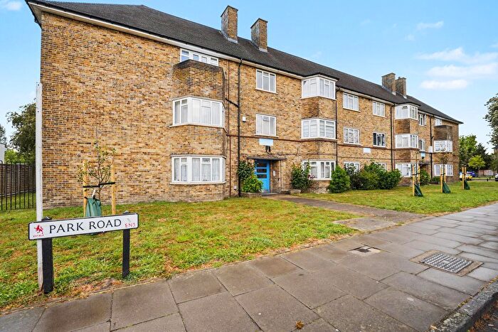 2 Bedroom Flat For Sale In Park Road, Enfield, EN3