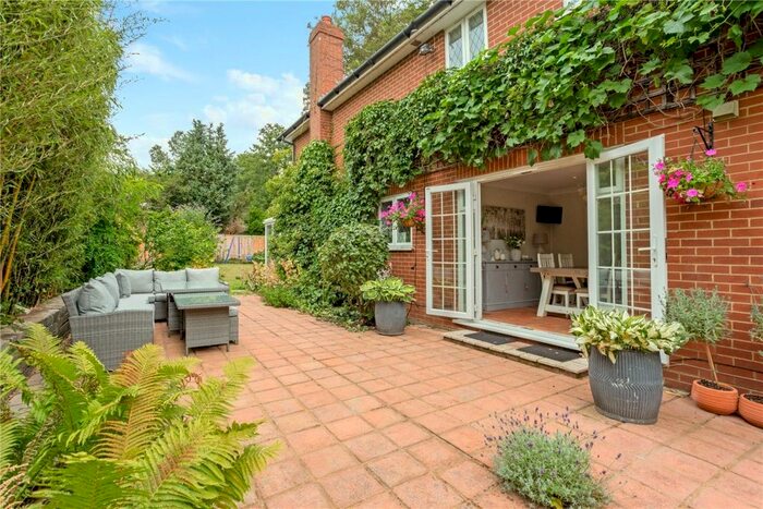 4 Bedroom Detached House To Rent In Southby Drive, Fleet, GU51