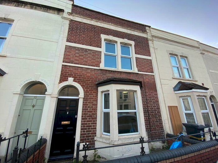 2 Bedroom Terraced House To Rent In Eve Road, Bristol, BS5