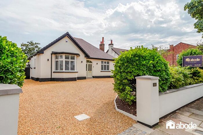 3 Bedroom Detached Bungalow For Sale In Liverpool Road, Southport, PR8