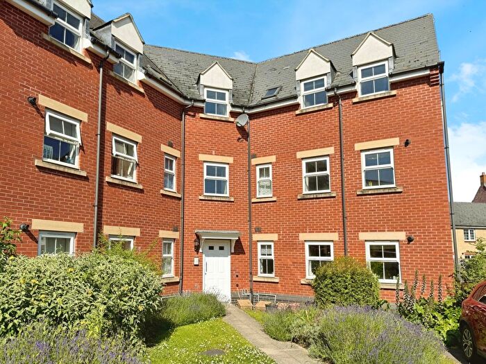 2 Bedroom Flat To Rent In Deans Court, Bishops Cleeve, Cheltenham, GL52