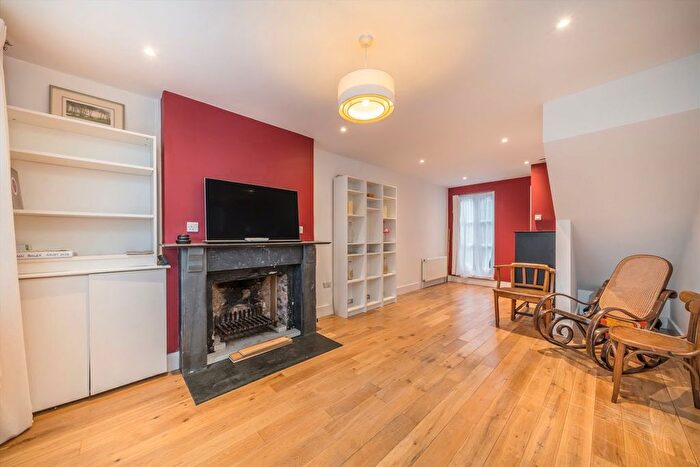 3 Bedroom End Terrace House For Sale In George Street, Hanwell, W7