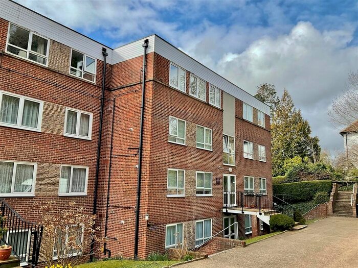 2 Bedroom Flat To Rent In Redlands Court, London Road, River, CT17