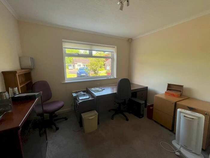3 Bedroom Bungalow For Sale In Portola Close, Grappenhall, Warrington, WA4