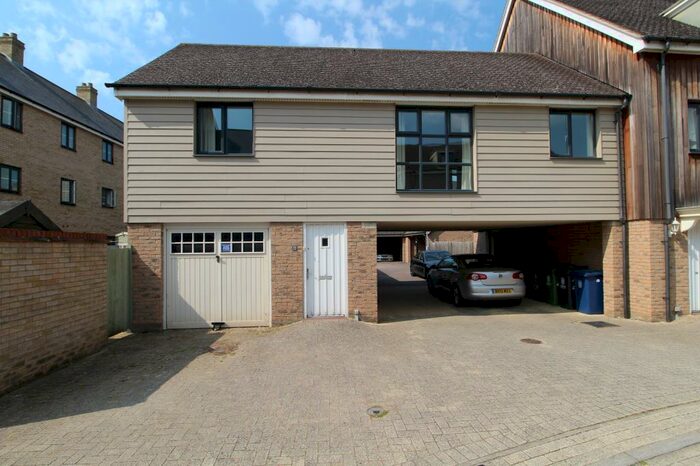 2 Bedroom Coach House To Rent In Rosehip Road, Cambridge, Cambridgeshire, CB4