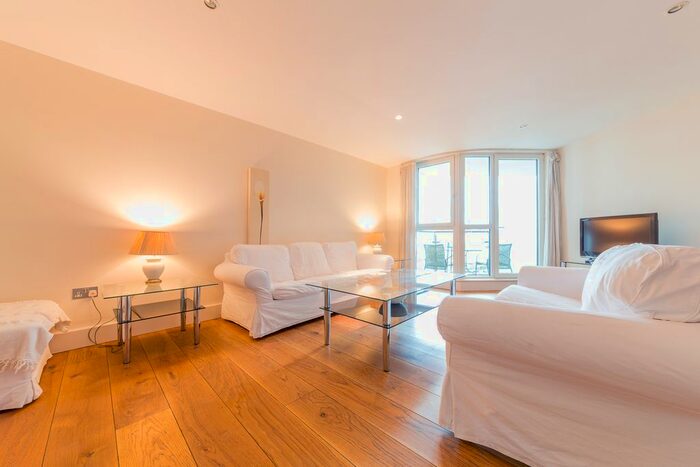 2 Bedroom Flat To Rent In Hamilton House, St. George Wharf, Vauxhall, London, SW8