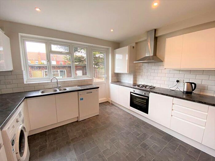 4 Bedroom House To Rent In Ashbourne Road, Tooting, CR4