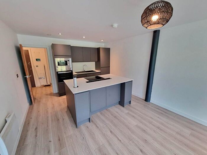 2 Bedroom Flat To Rent In Cape Street, Bradford, BD1