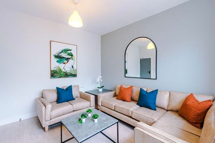 2 Bedroom Flat To Rent In Waddon Rd, Croydon, CR0