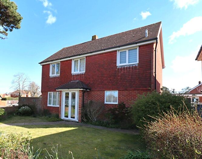 4 Bedroom Detached House For Sale In Mengham Lane, Hayling Island, PO11