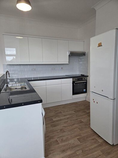 2 Bedroom Maisonette To Rent In Sheen Lane, Mortlake, SW14