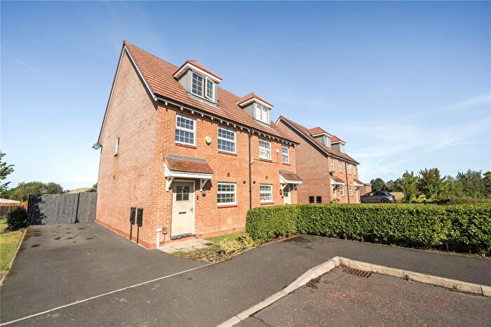 3 Bedroom Semi Detached House For Sale In Esthwaite Close, Middleton, Manchester, Greater Manchester, M24