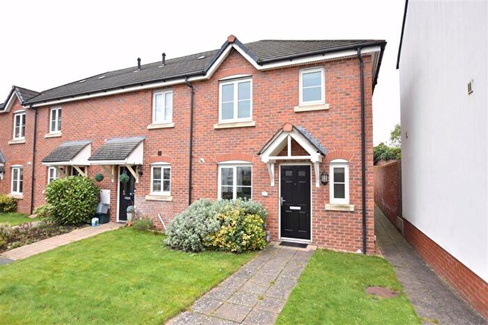 3 Bedroom Town House To Rent In Maddocks Close, Farndon, Chester, CH3