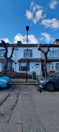 3 Bedroom Terraced House For Sale In -Bedroom Family Home For Sale, E7