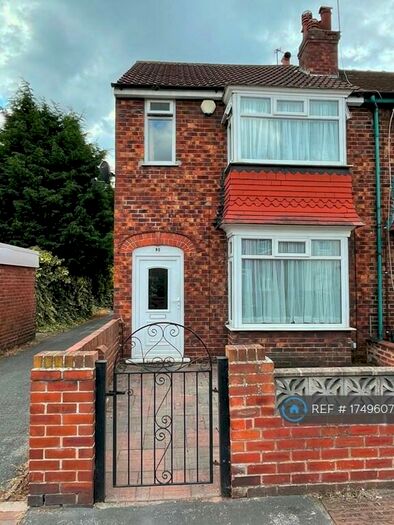 3 Bedroom End Of Terrace House To Rent In Craithie Road, Doncaster, DN2