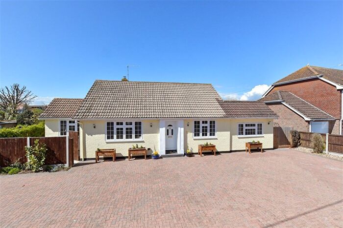 3 Bedroom Detached Bungalow For Sale In Rolfe Lane, New Romney, Kent, TN28