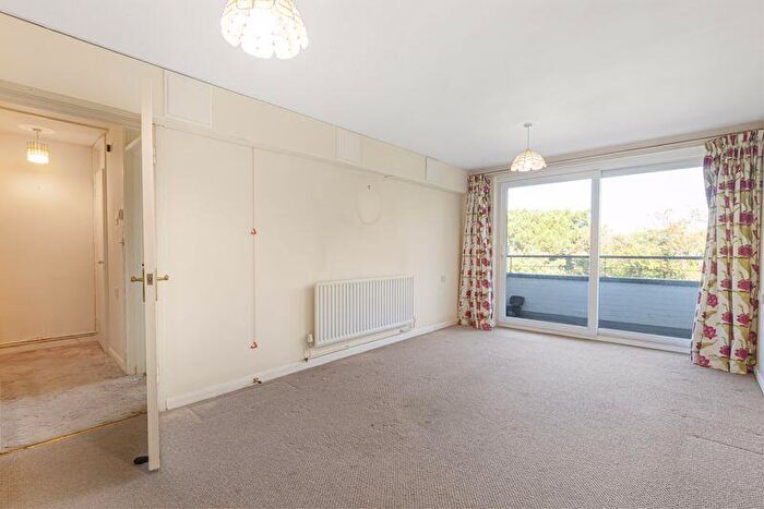 1 Bedroom Retirement Property For Sale In The Park, Sidcup, DA14