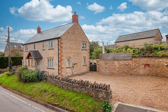 3 Bedroom Detached House To Rent In Steeple Aston, OX25