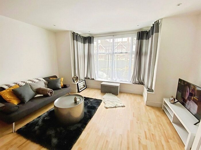 1 Bedroom Flat To Rent In York Road, Woking, Surrey, GU22