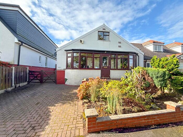 3 Bedroom Detached Bungalow For Sale In Briarfields Lane, Worrall, S35