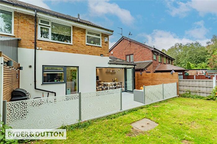3 Bedroom Semi-Detached House For Sale In Hereford Way, Middleton, Manchester, M24