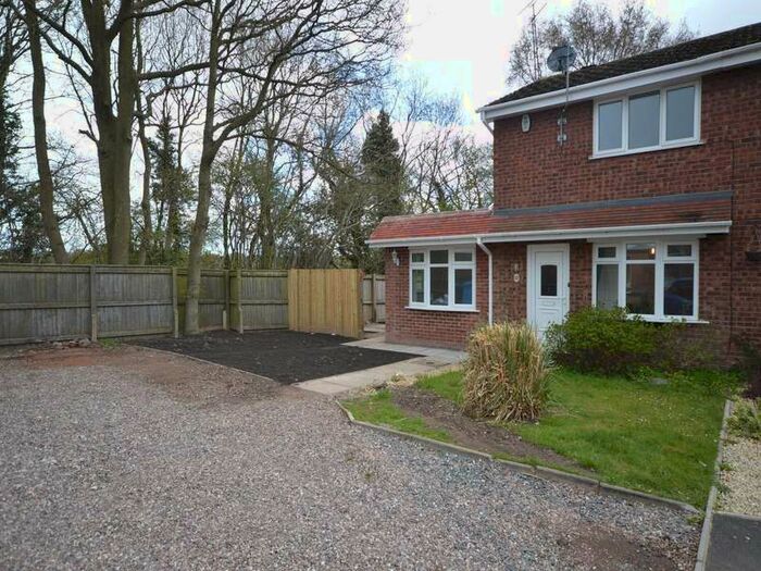 3 Bedroom Semi-Detached House To Rent In Mere Oak Road, Perton, West Midlands, WV6