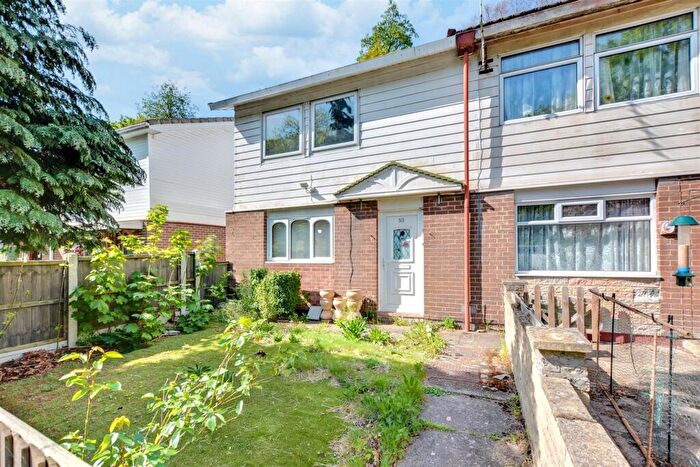 3 Bedroom End Of Terrace House For Sale In Cairns Close, Nottingham, NG5