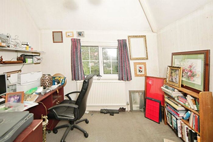 4 Bedroom Detached House For Sale In Station Road, Balsall Common, Coventry, CV7