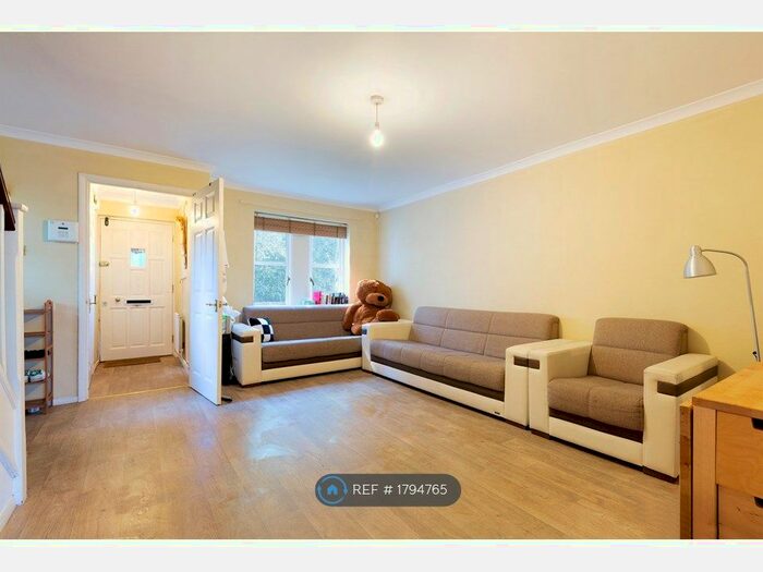 3 Bedroom Flat To Rent In Richard House Drive, London, E16