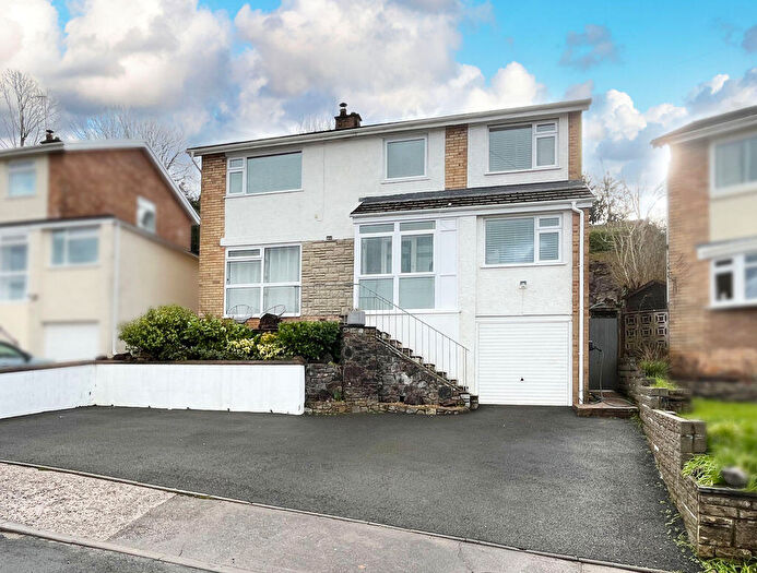 4 Bedroom Detached House For Sale In Mill Park, Cowbridge, The Vale Of Glamorgan, CF71