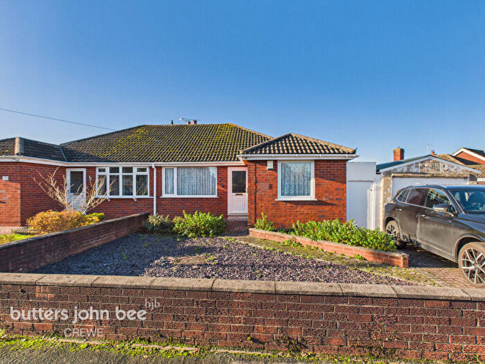 3 Bedroom Semi-Detached Bungalow For Sale In Shakespeare Drive, Crewe, CW1