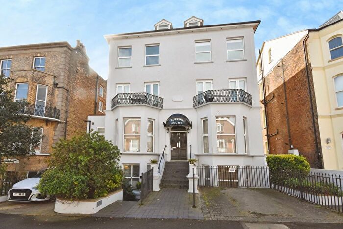 1 Bedroom Flat For Sale In Granville Road, Broadstairs, Kent, CT10