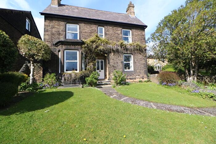 3 Bedroom Detached House For Sale In Burncross Road, Chapeltown, S35