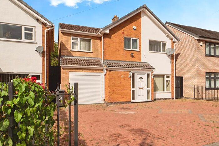 4 Bedroom Detached House For Sale In Marydene Drive, Leicester, LE5