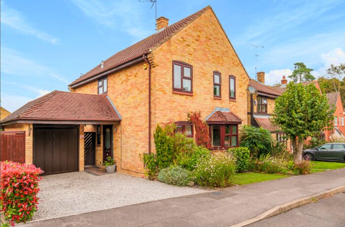 4 Bedroom Property To Rent In Popham Close, RG12