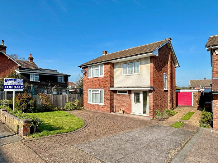 3 Bedroom Detached House For Sale In High Road, Orsett Village, RM16
