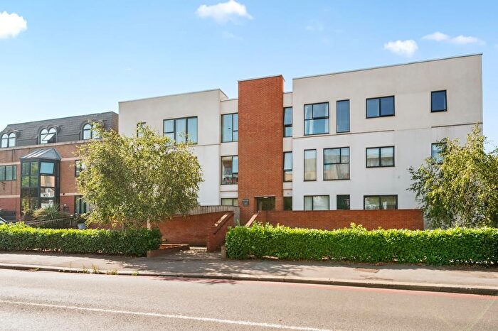 2 Bedroom Flat For Sale In Reading, Berkshire, RG1